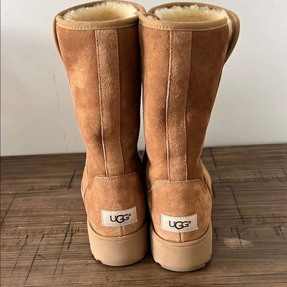 UGG Amie (Discontinued) Sheepskin Boots - Picture 5 of 16